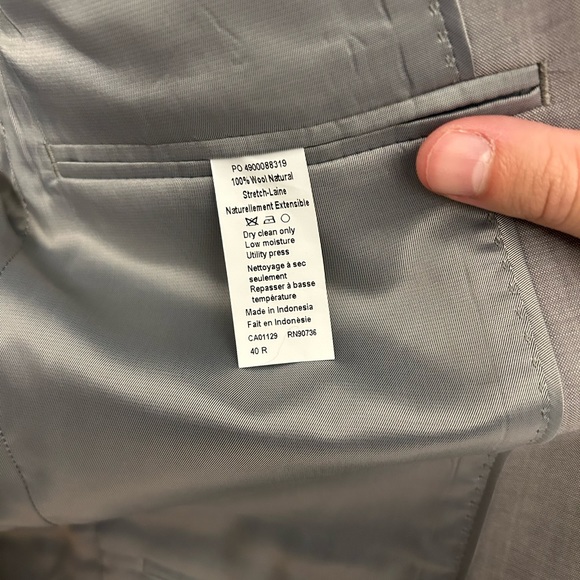 Calvin Klein Grey 2 piece suit, 40R blazer and 34W/30L pants (worn) - Picture 3 of 10